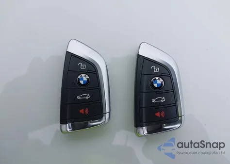 2016 BMW X5 Edrive xDrive40E z USA, uszkodzony, nr VIN 5UXKT0C55G0S77047